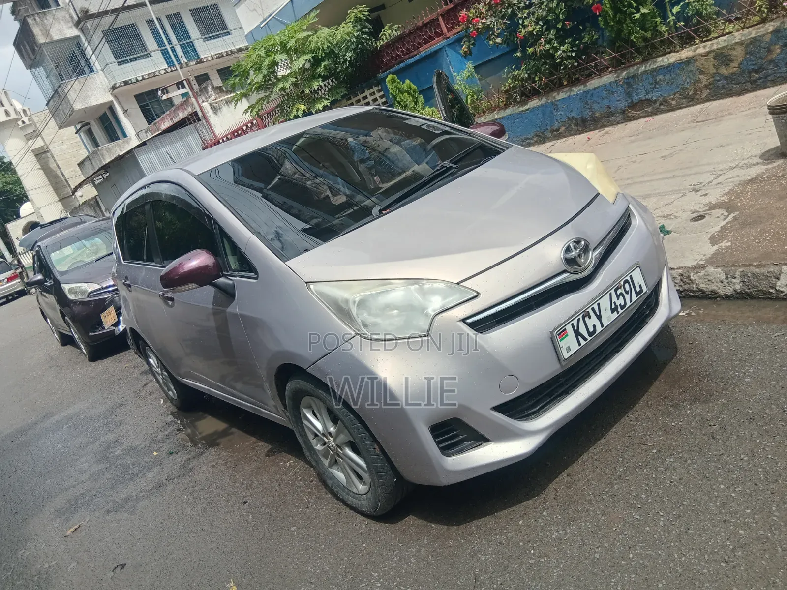 Toyota Ractis 2012 Silver