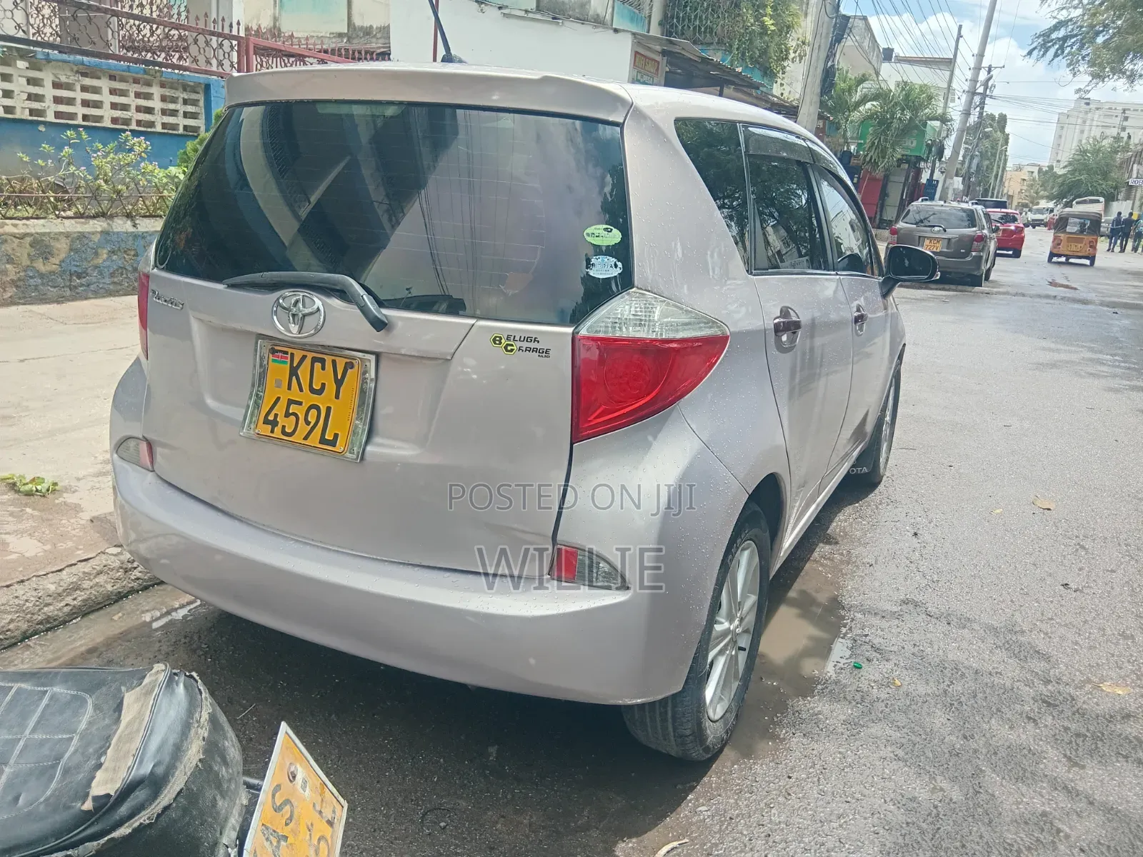 Toyota Ractis 2012 Silver