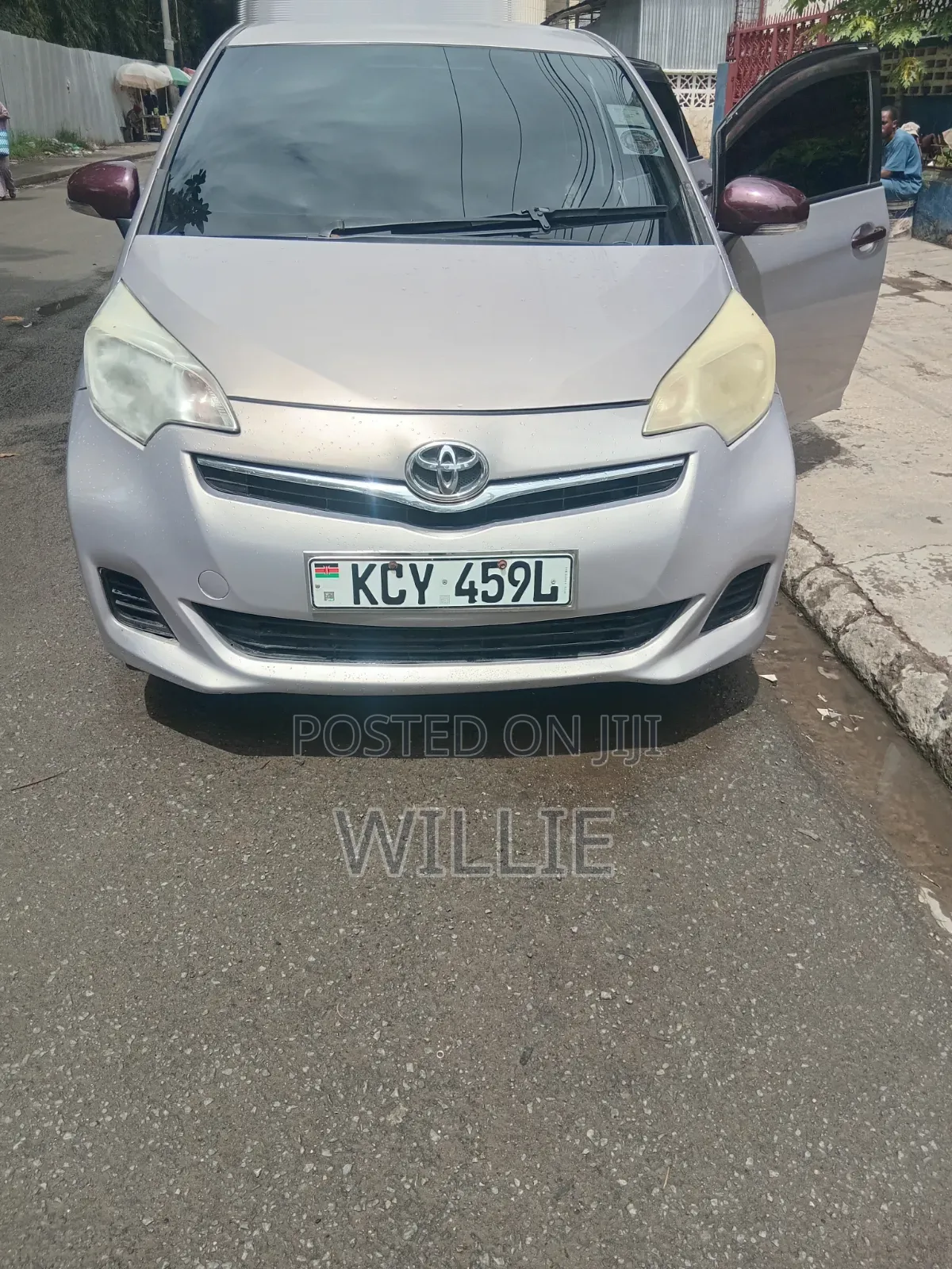 Toyota Ractis 2012 Silver