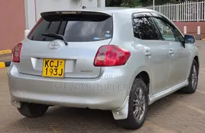 Toyota Auris 2009 Silver