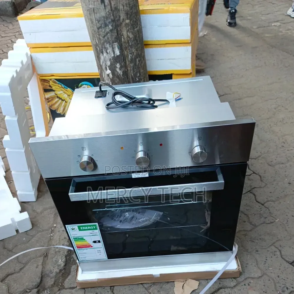 Hisense 60 Cm Built-in Electric Oven, 67 L