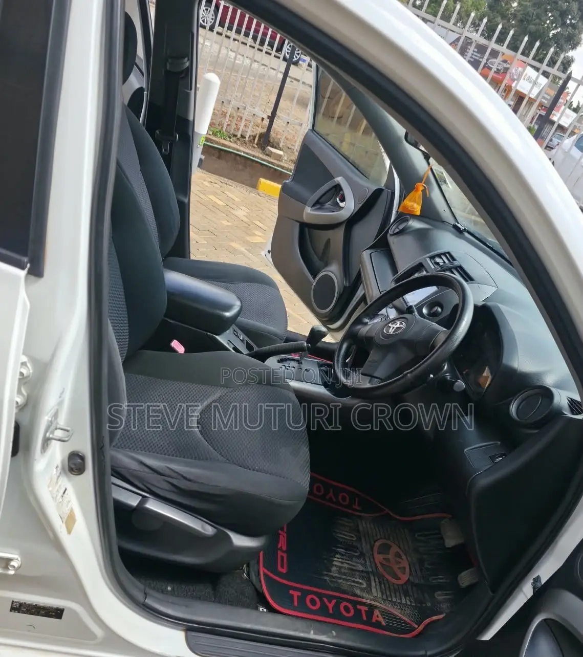 Toyota RAV4 2010 Pearl