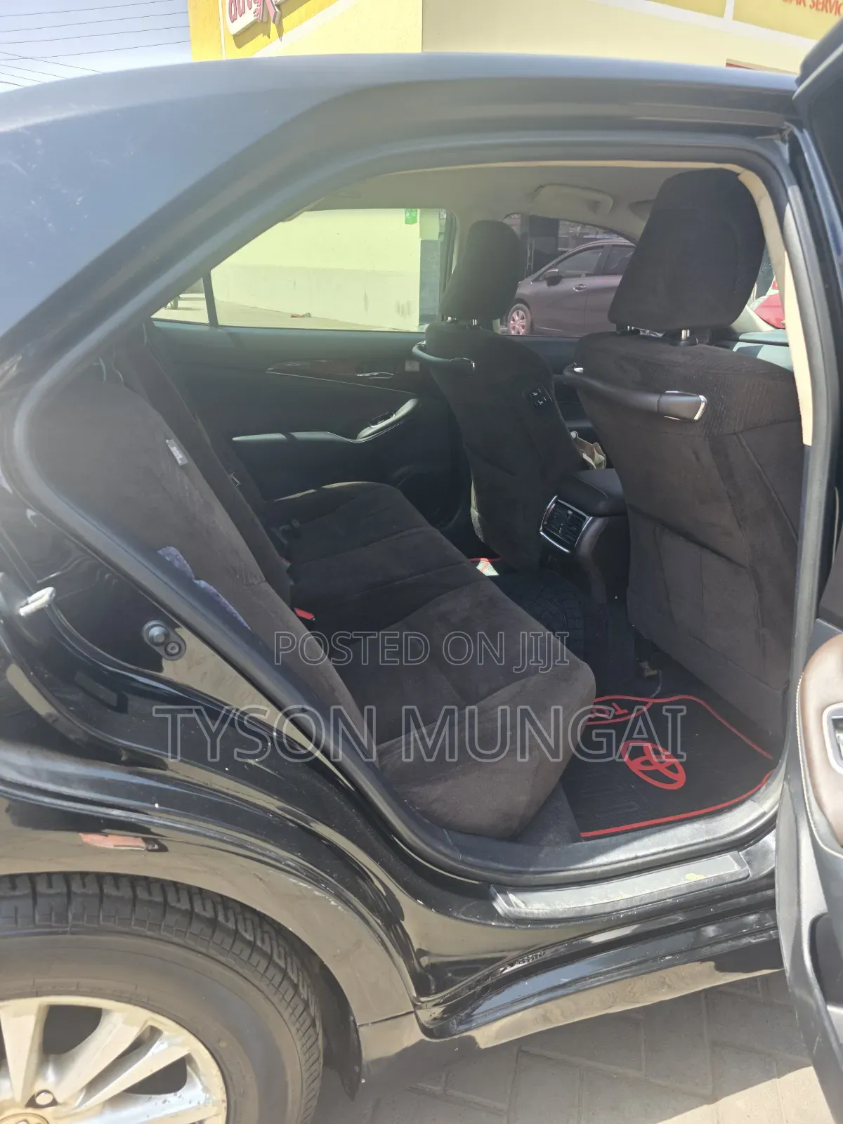 Toyota Crown 2014 Black