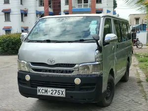 Toyota HiAce 2012 Silver
