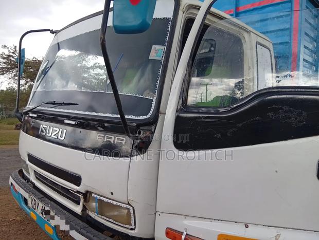 Isuzu FRR 33 - main view
