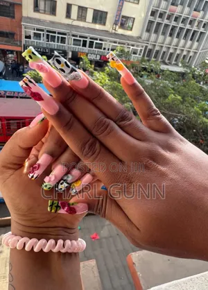 Charl Gunn16 Nails