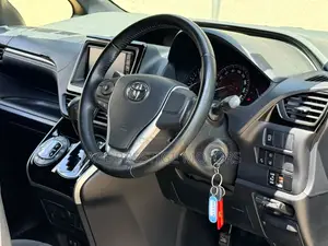 Toyota Esquire 2018 Gold