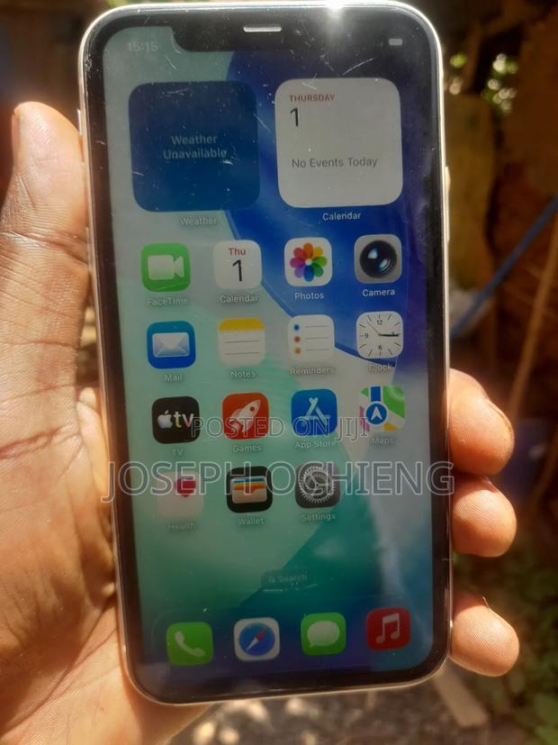Apple iPhone 11 64 GB White - main view