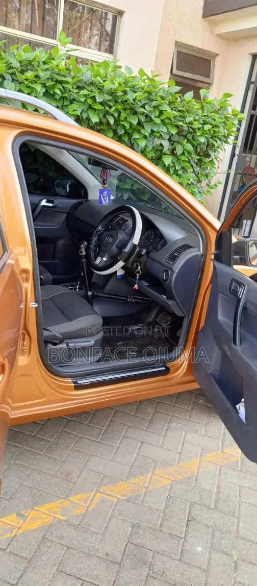 Volkswagen Polo 2016 Maroon