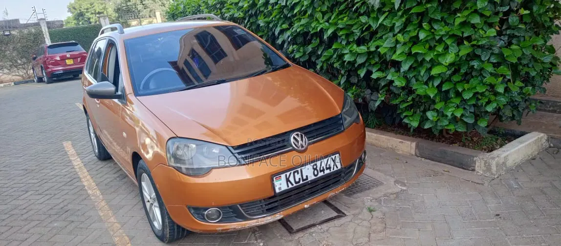 Volkswagen Polo 2016 Maroon