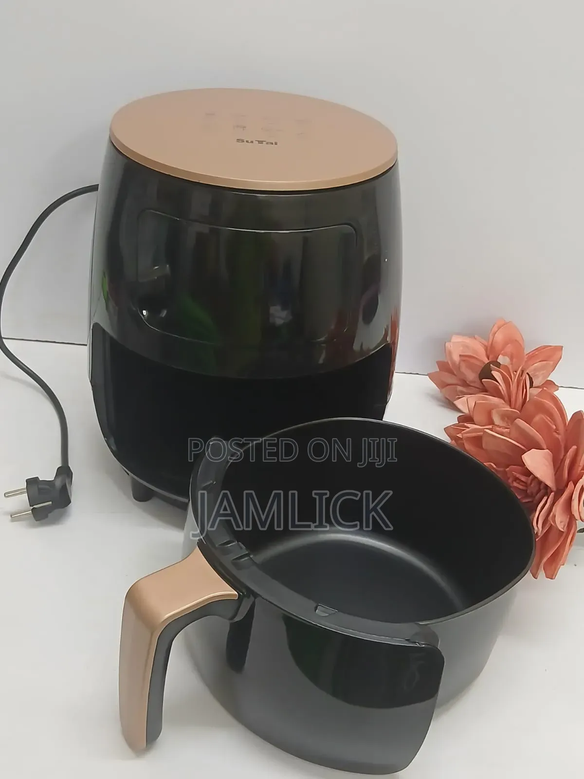 Sutai 6L Digital Touch Control Air Fryer Black Kitchen Appliance - Bz
