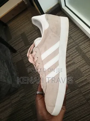 Adidas Gazelle Size 42