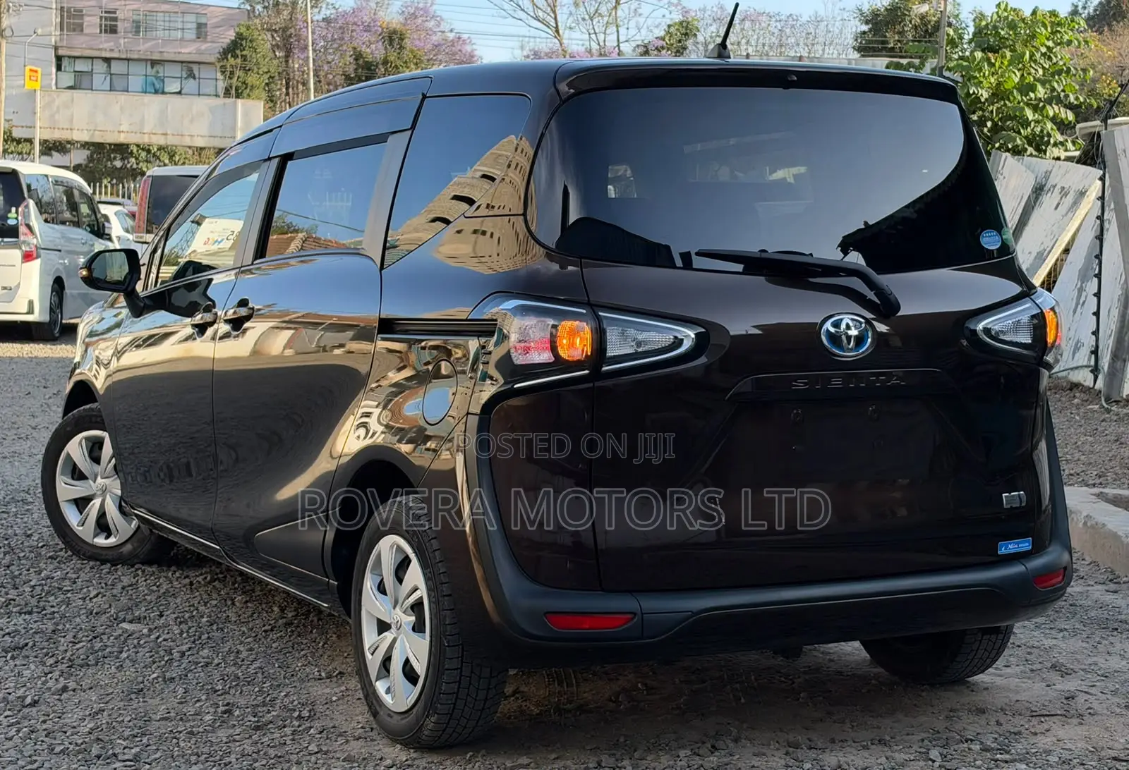 Toyota Sienta 2019 Brown