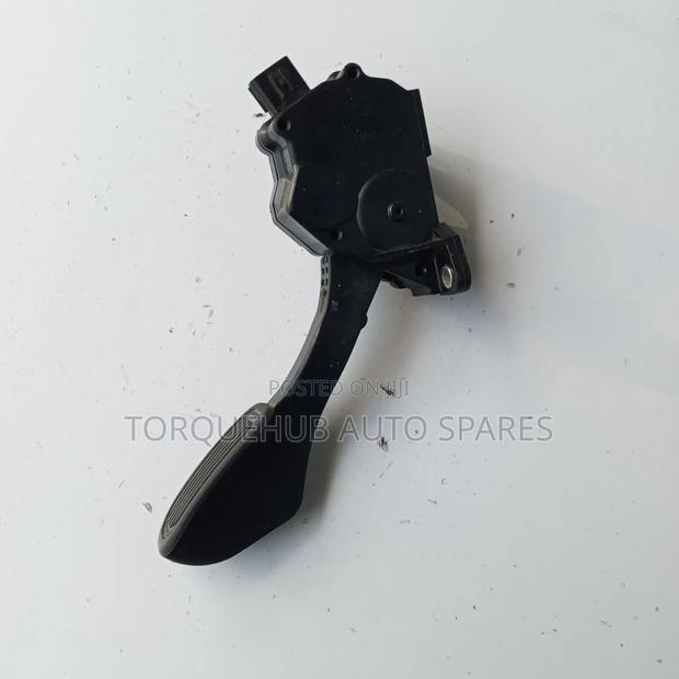 Toyota Landcruiser 2016 Accelerator Pedal Sensor - thumbnail 3