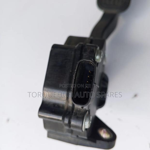 Toyota Landcruiser 2016 Accelerator Pedal Sensor - thumbnail 4