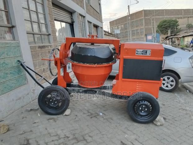 500 Litres Concrete Mixer 8hp - thumbnail 2