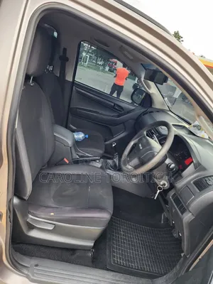Isuzu D-MAX 2015 Gray