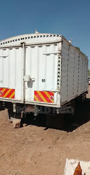 Isuzu NPR Lorry 2012 White