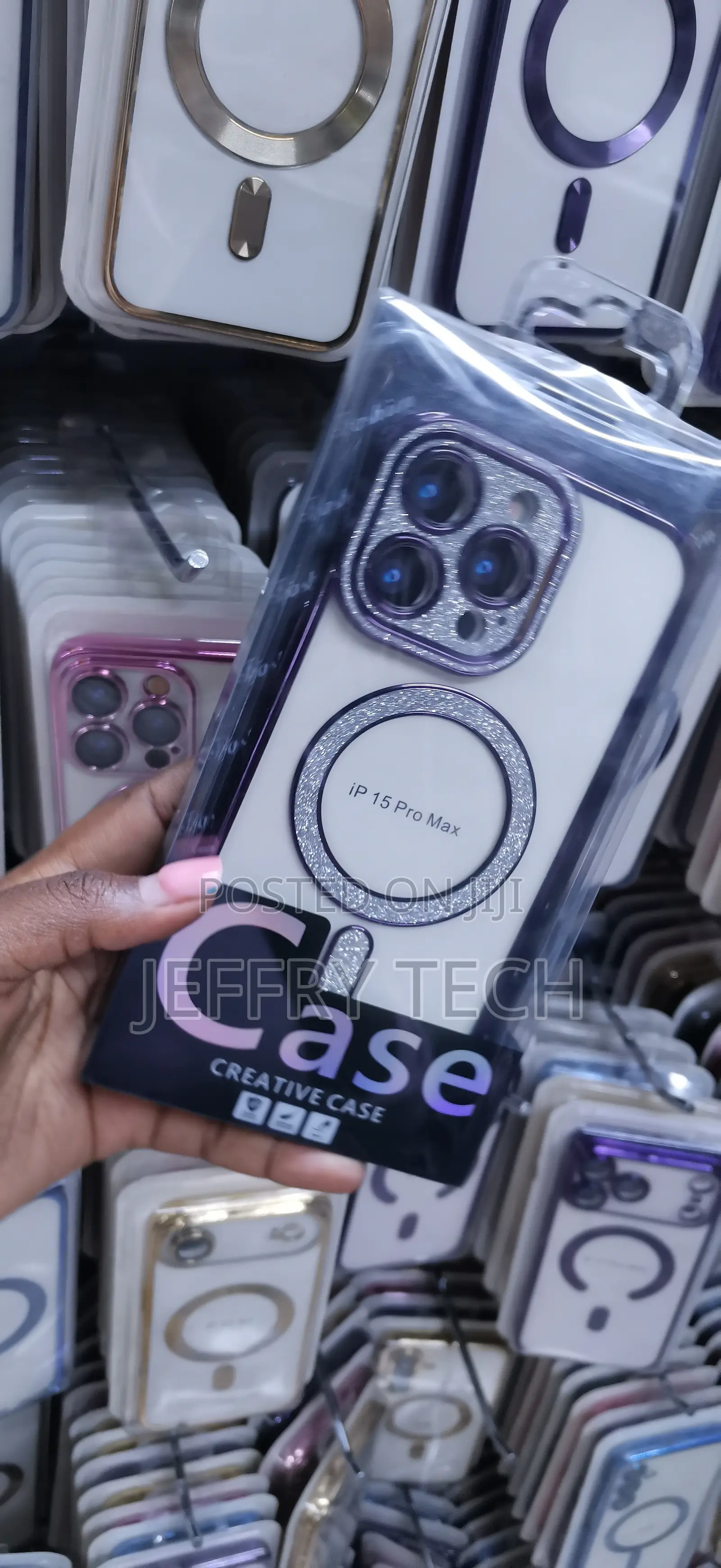 Creative Case Luxury Glitter MagSafe Case for the iPhone 14 Pro Max.