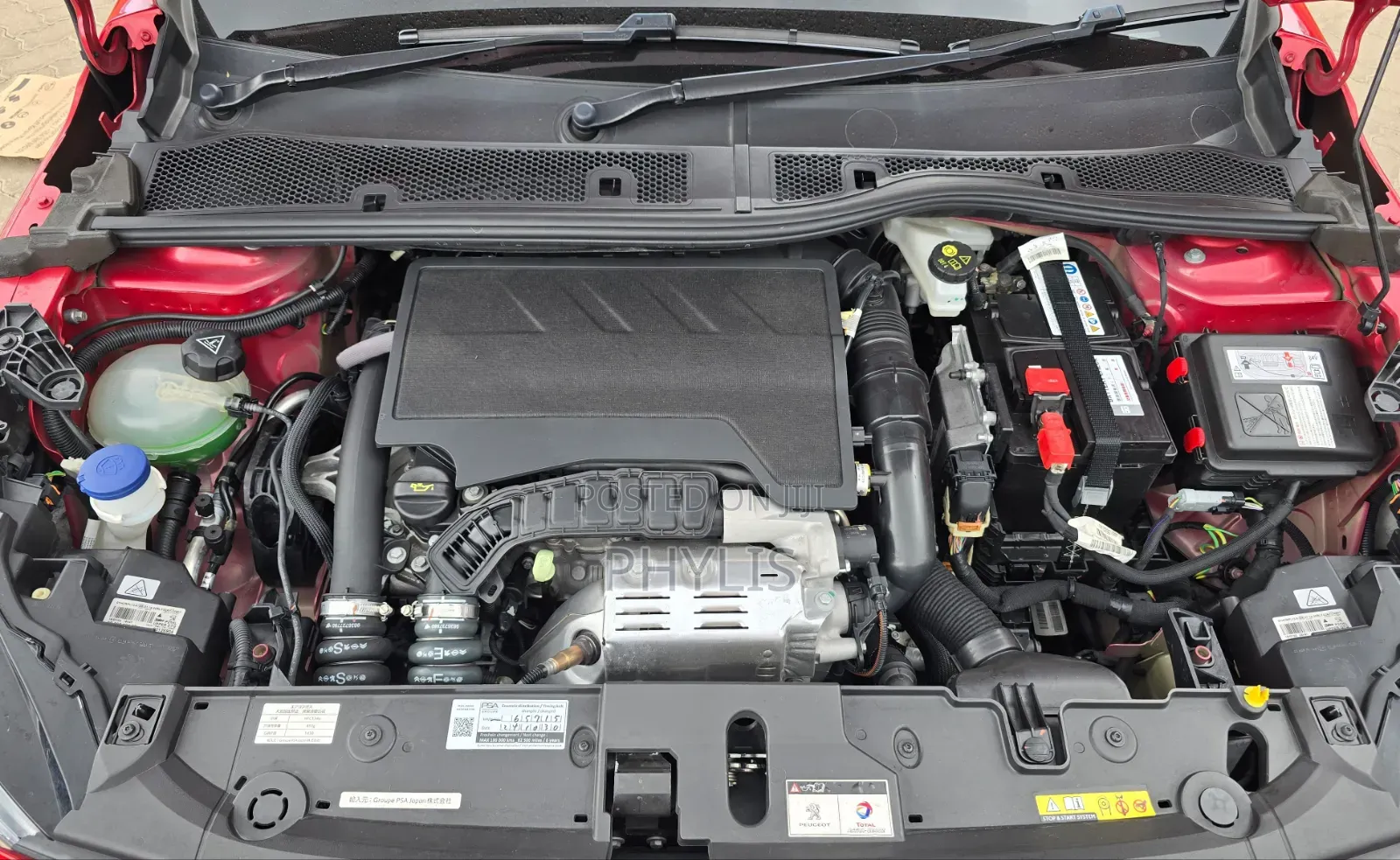 Peugeot 208 2020 Red