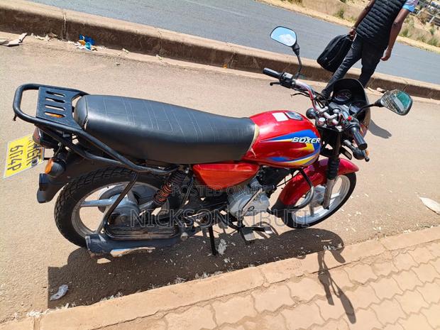 Bajaj Boxer 125 2025 Red - thumbnail 2