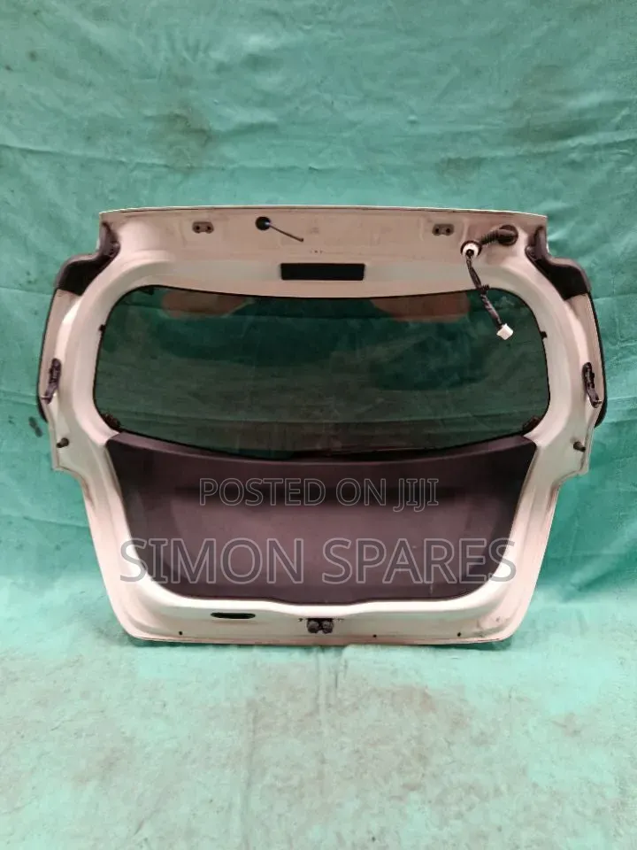 Takl Gate Toyota Vitz Nsp135 2013
