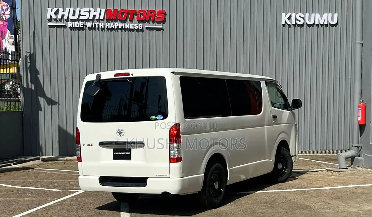 Toyota HiAce 2018 White