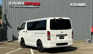 Toyota HiAce 2018 White