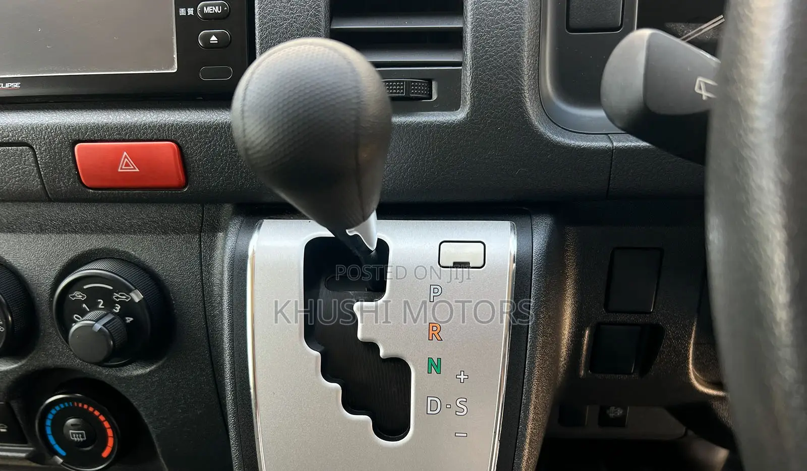 Toyota HiAce 2018 White