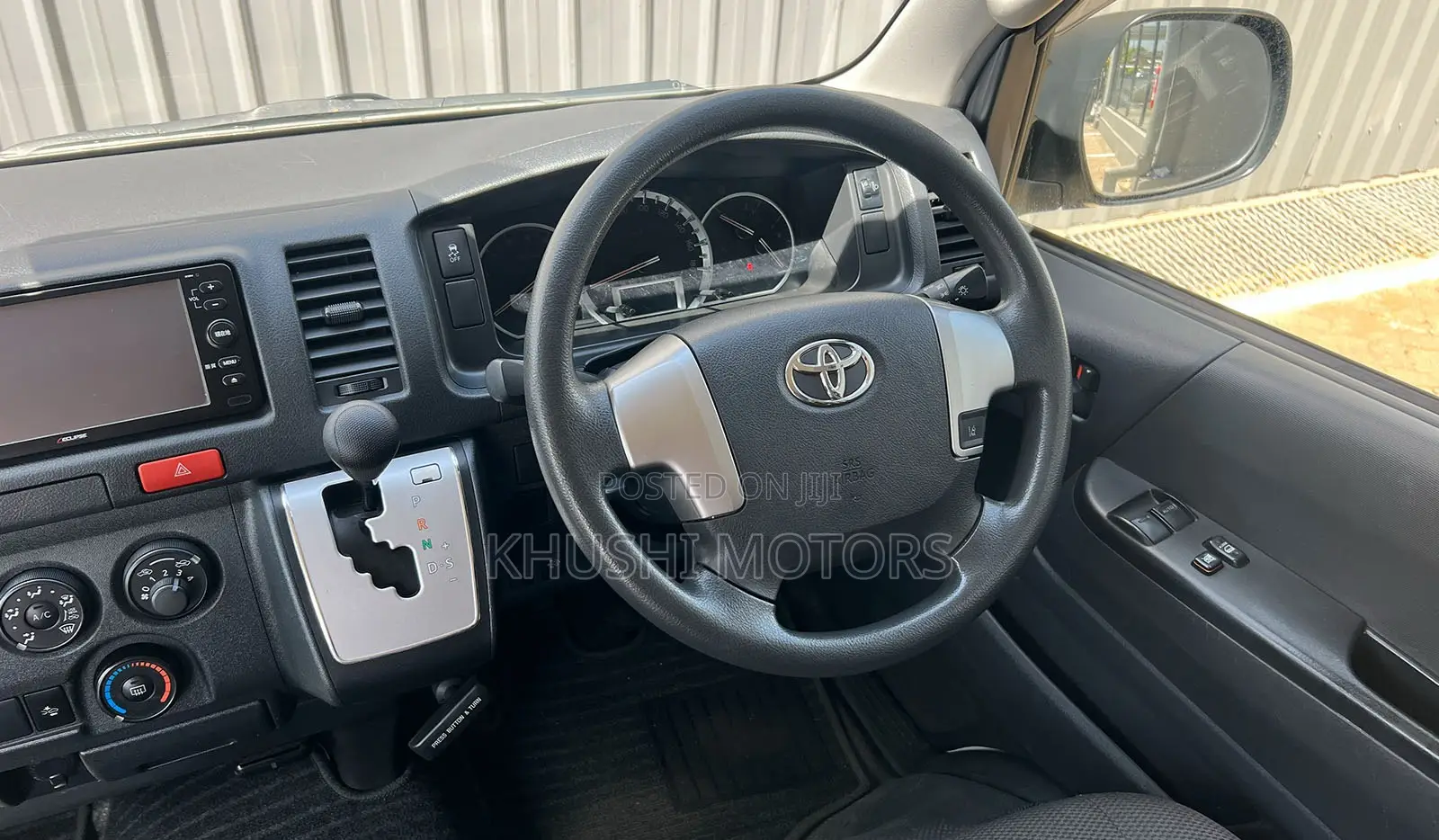 Toyota HiAce 2018 White