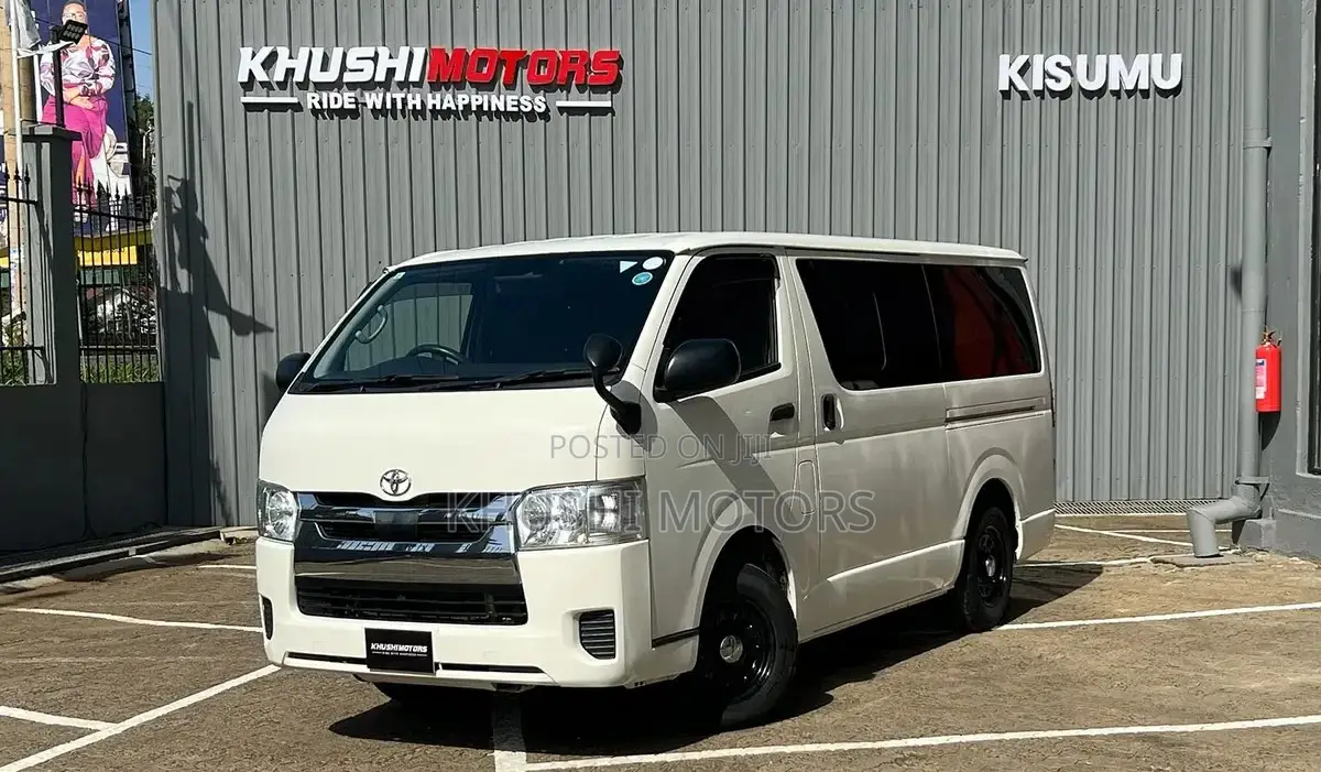 Toyota HiAce 2018 White