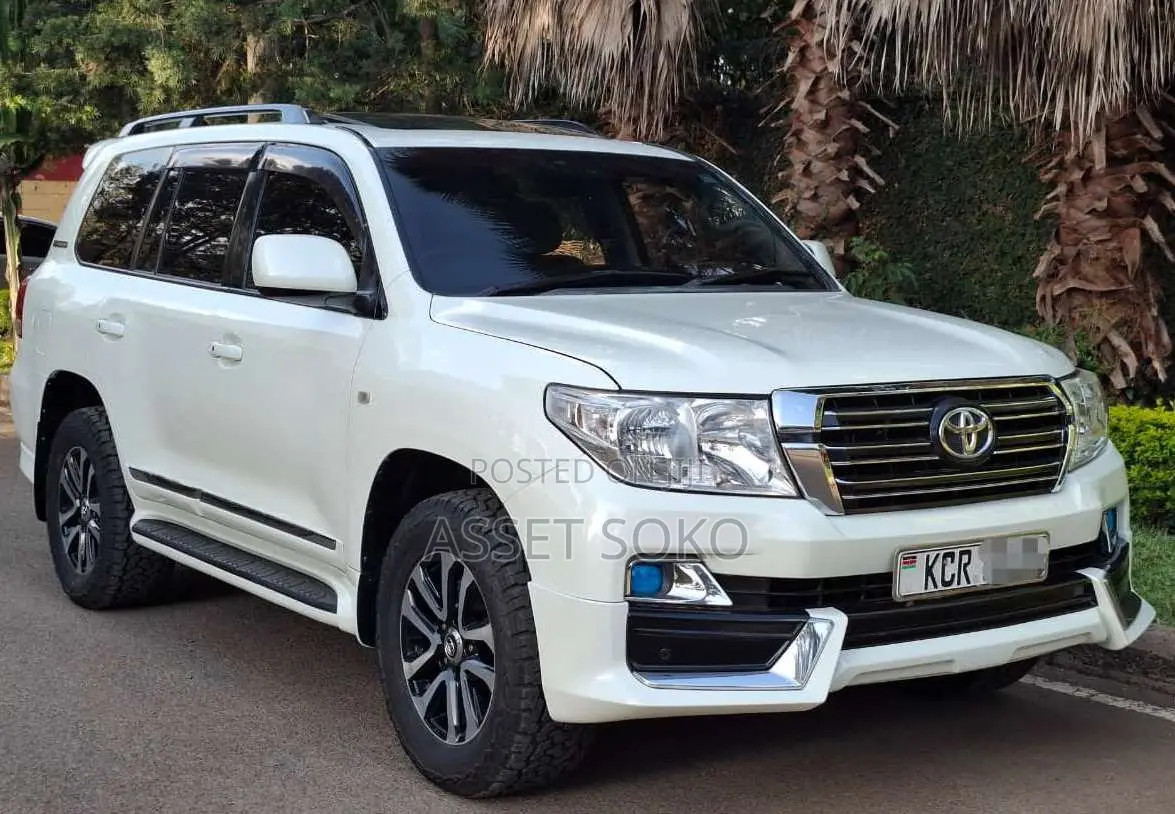 Toyota Land Cruiser 2011 White