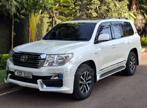 Toyota Land Cruiser 2011 White