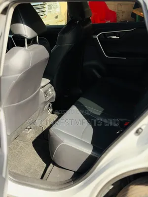 Toyota RAV4 2020 White
