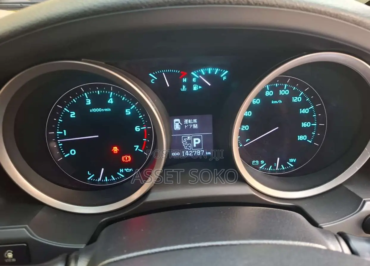 Toyota Land Cruiser 2011 White
