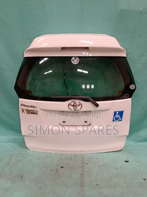 Tail GATE/boot TOYOTA RACTIS NSP122 2013