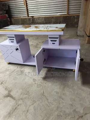 Modern Luxury 4ft Media Console With Gold Edging