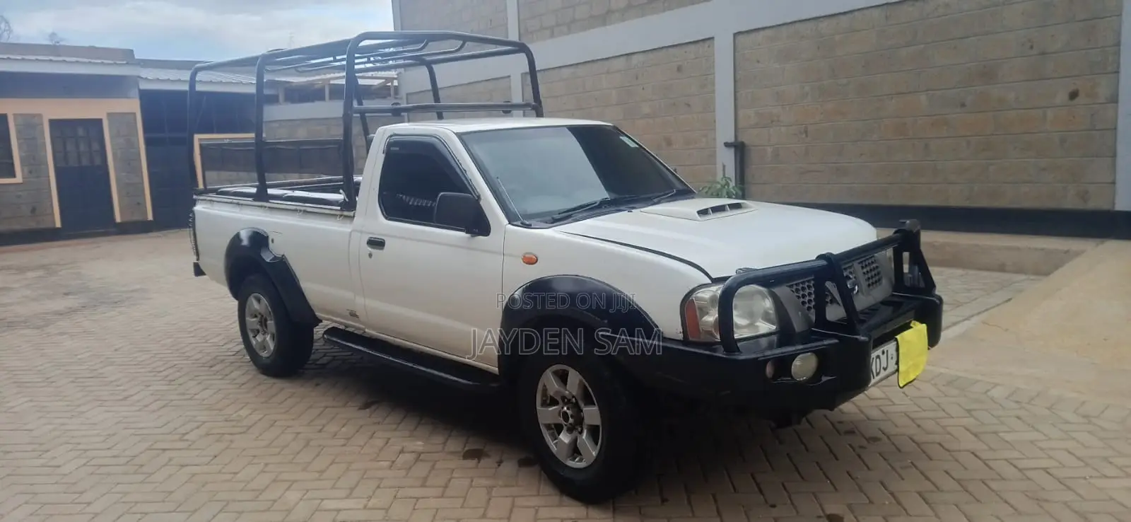 Nissan Hardbody 2016 White