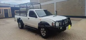 Nissan Hardbody 2016 White