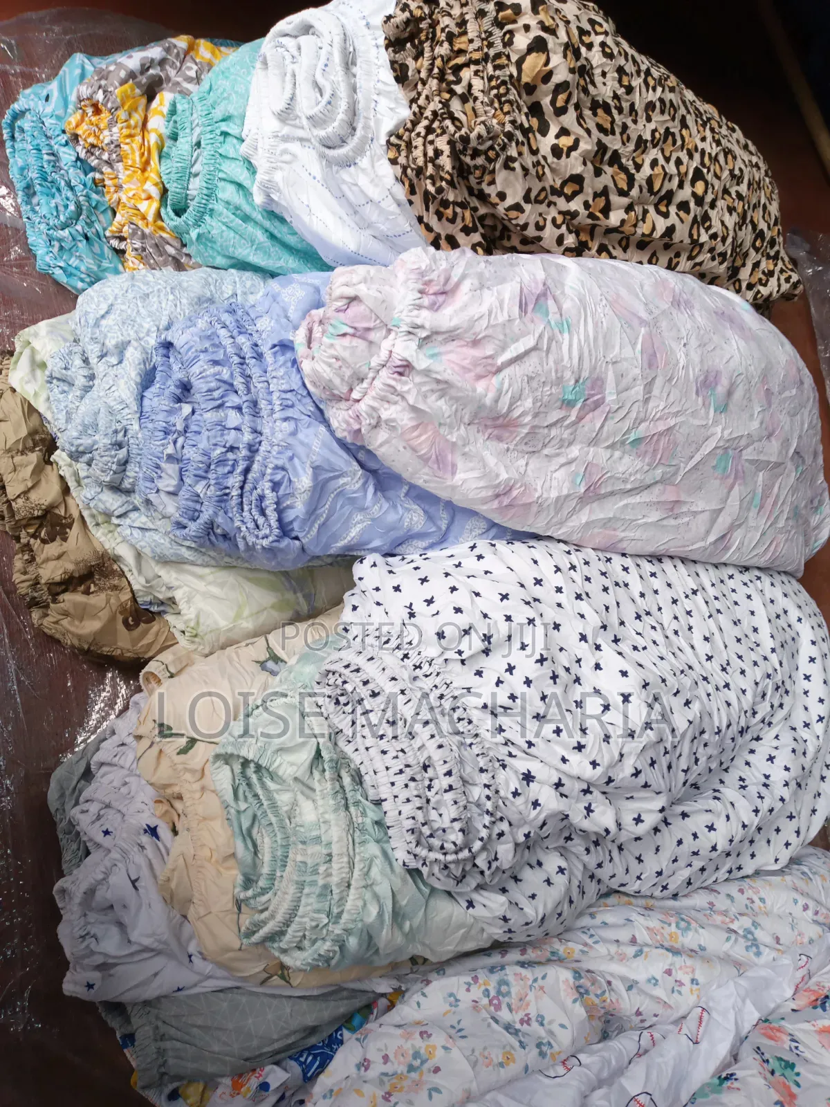 Elastic Bedsheets and Pillow Cases.