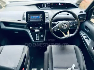 Nissan Serena 2019 Silver