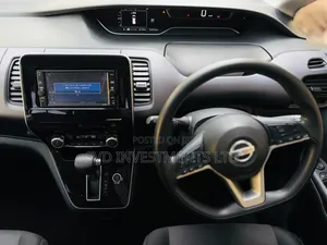 Nissan Serena 2019 Silver