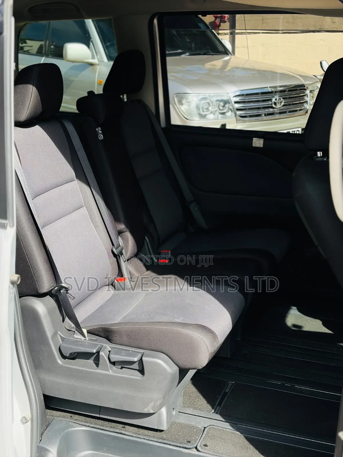 Nissan Serena 2019 Silver