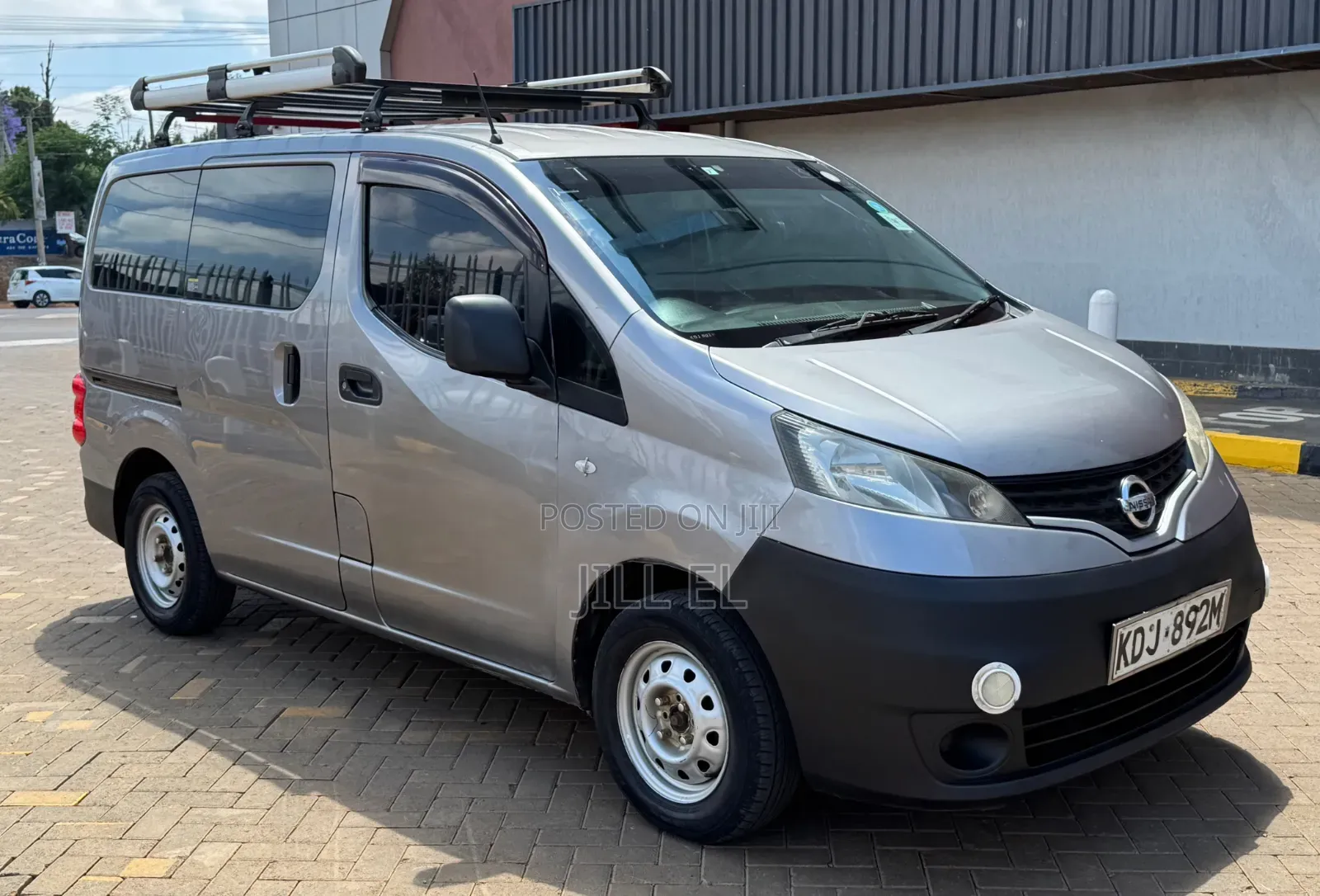 Nissan Caravan 2015 Gray