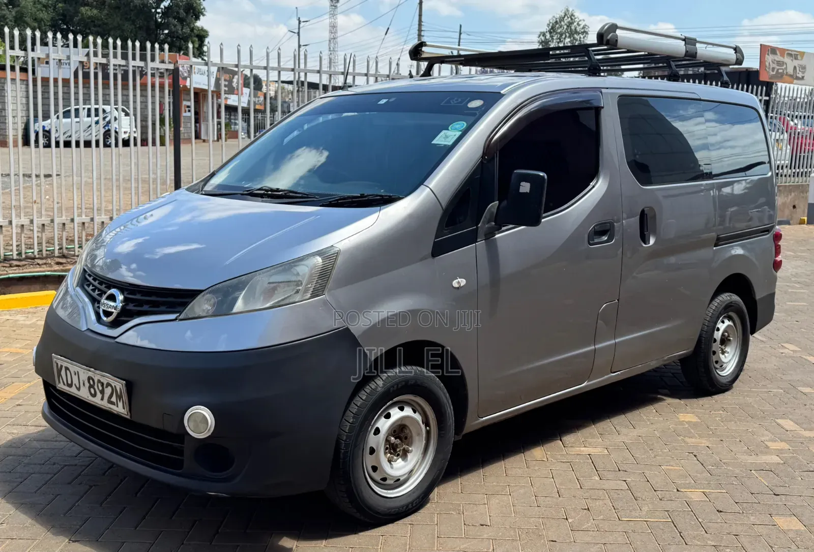 Nissan Caravan 2015 Gray