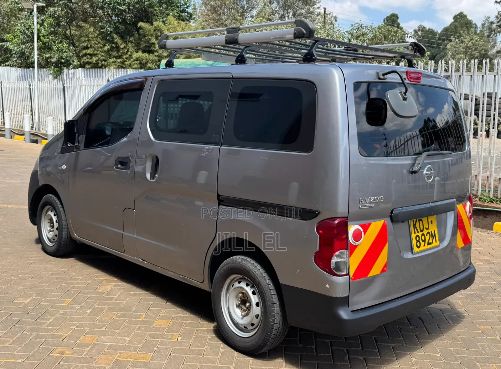 Nissan Caravan 2015 Gray