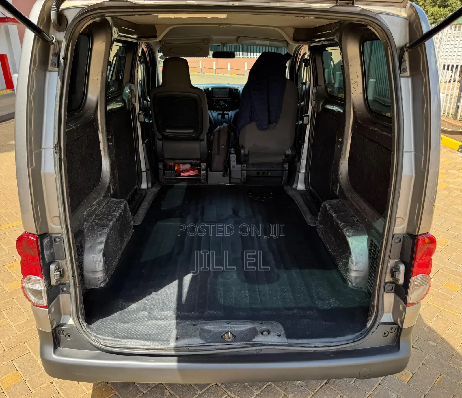 Nissan Caravan 2015 Gray