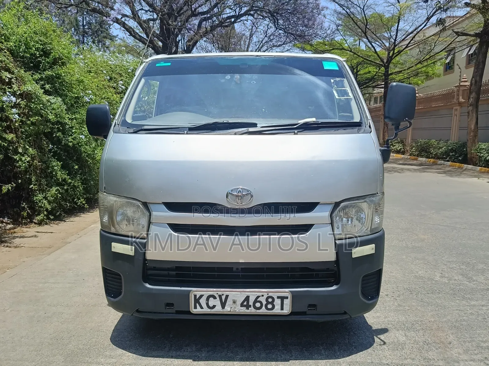 Toyota HiAce 2012 Silver