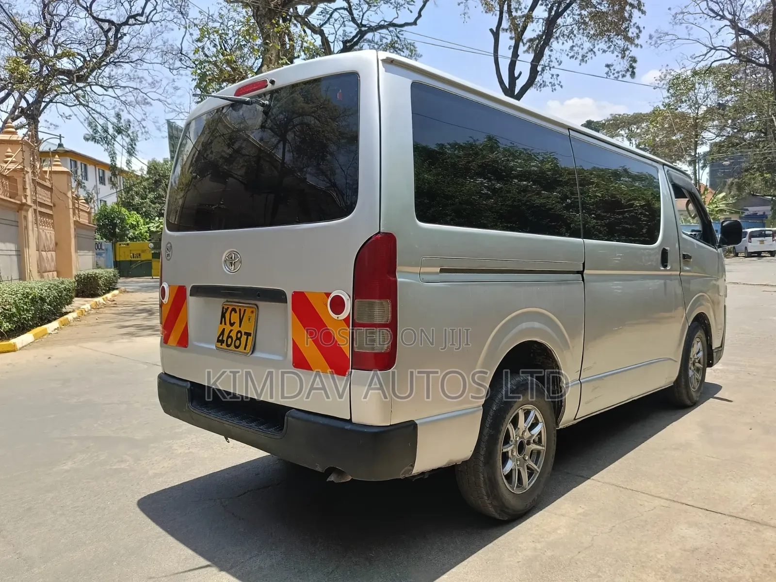 Toyota HiAce 2012 Silver