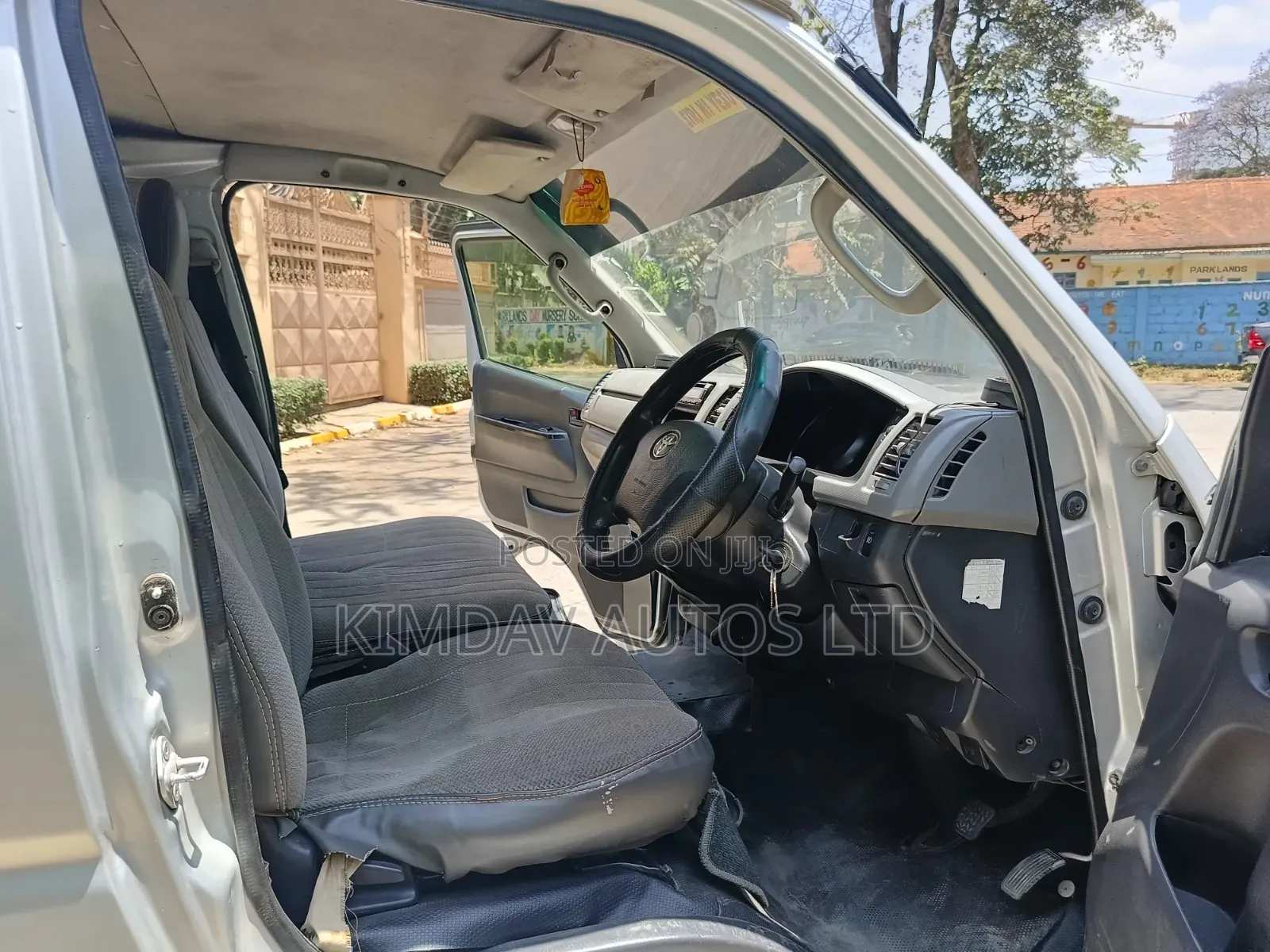 Toyota HiAce 2012 Silver